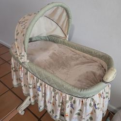 Pooh bassinet
