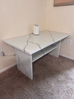 Pompeii Greylac Quartz Table