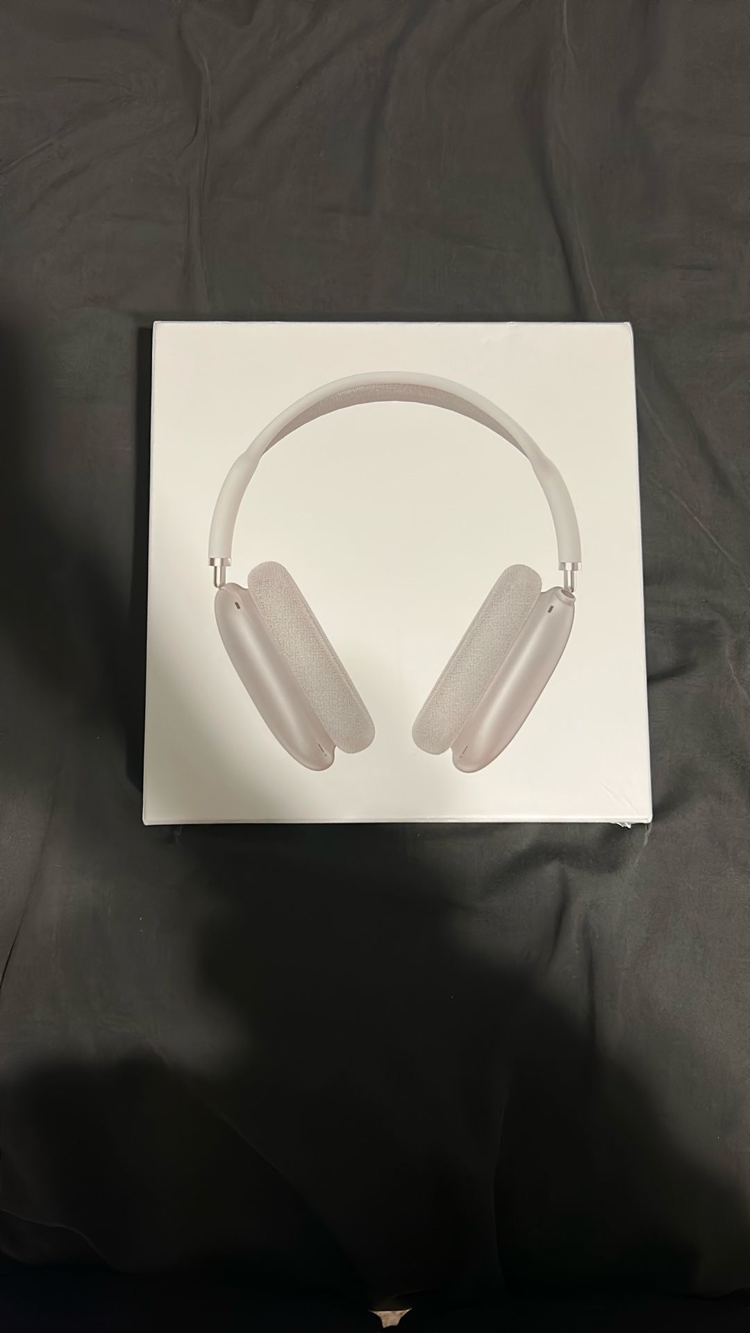 Brand New Silver Apple Airpod Maxes with charger in box