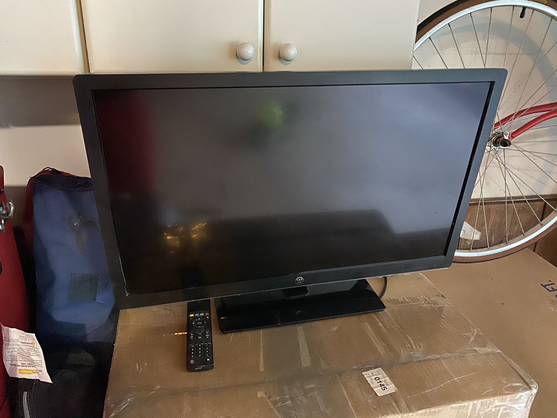 32” tv with remote