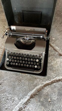 Underwood vintage champion typewriter