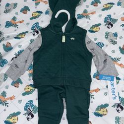 newborn sets $15 each/$15 cada uno recien nacido