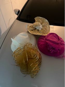 Four church hats for 20$