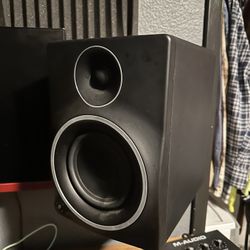 Mackie MR5 Studio Monitors