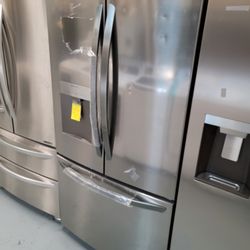 New LG Stainless Steel French Door Refrigerator With Water 💧 Dispenser And 🧊 Ice Maker In Bottom Freezer 