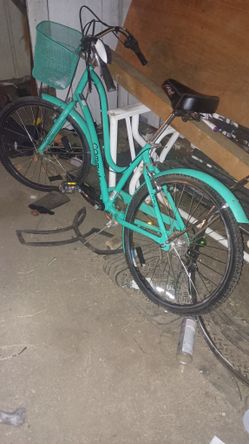 Commute Hyper Beach Cruiser