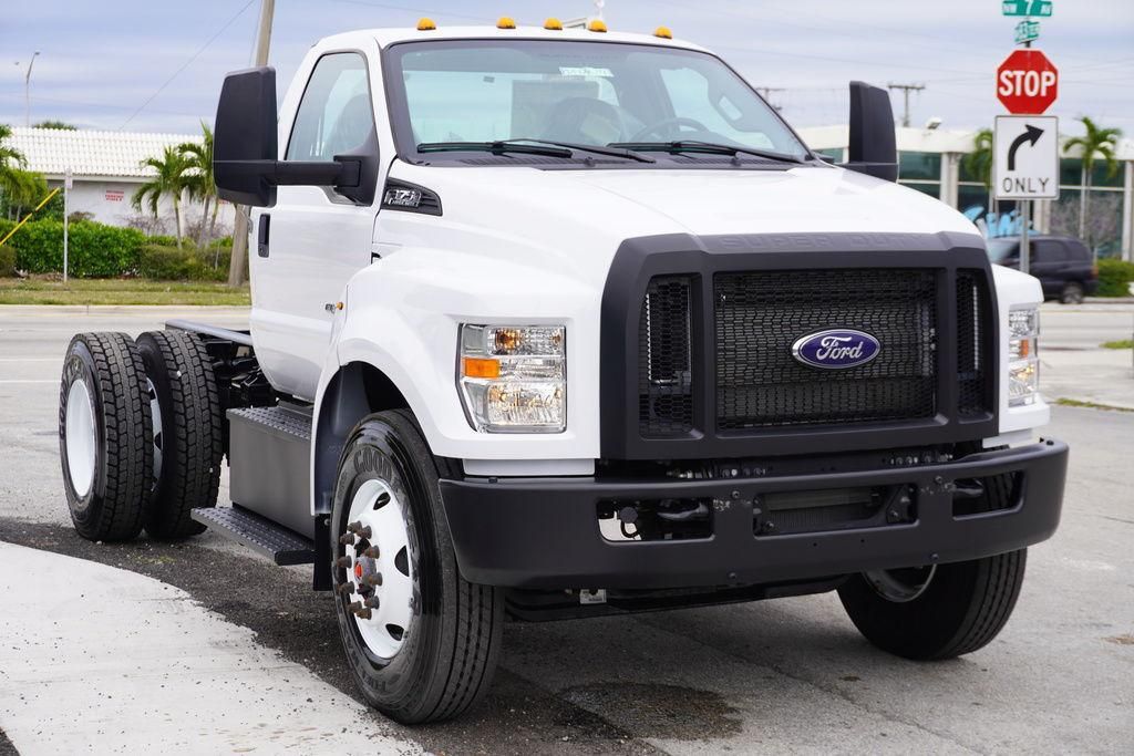 2023 Ford F-750 Super Duty