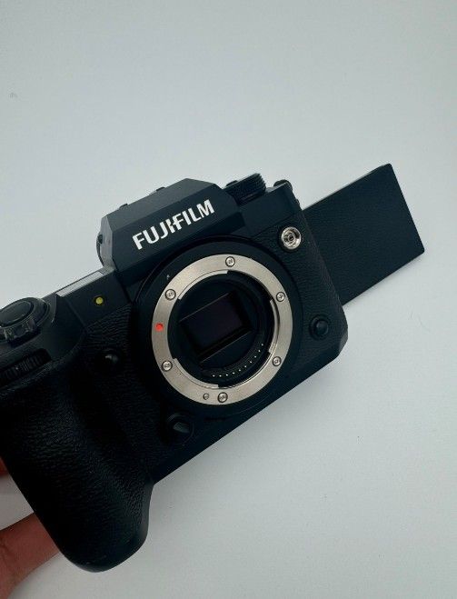 Excellent Condition FUJIFILM X-H2 For Sale(Body Only) $1400