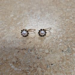 14k Yellow Gold Pair Of Pearl And Blue Sapphire Earrings 