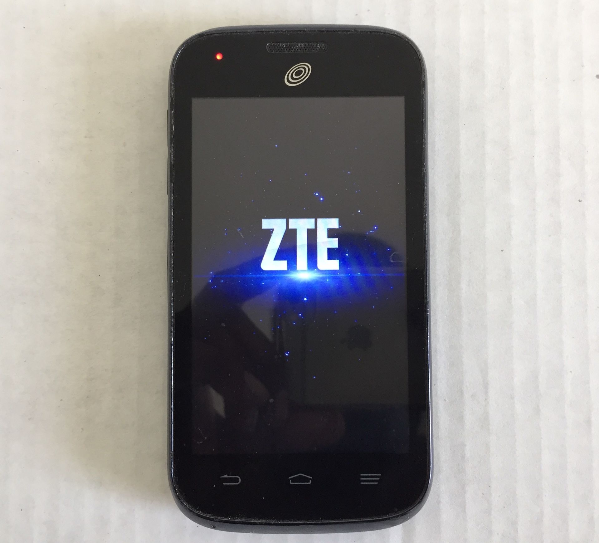 ZTE Savvy Z750C (Straight Talk) Tracfone Smartphone Cell Phone w/ 4 GB Micro SD Card