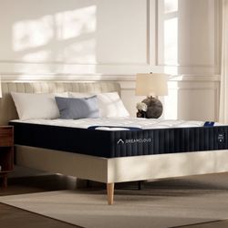 DreamCloud memory Foam Mattress WITH BED FRAME (Queen)