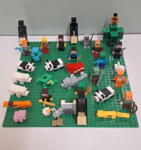Lego Minecraft Lot Figures With Lego Base Plate