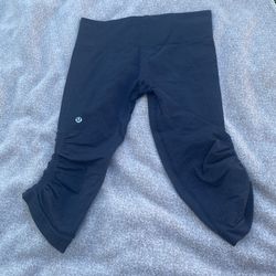 Lululemon Crops Size 6