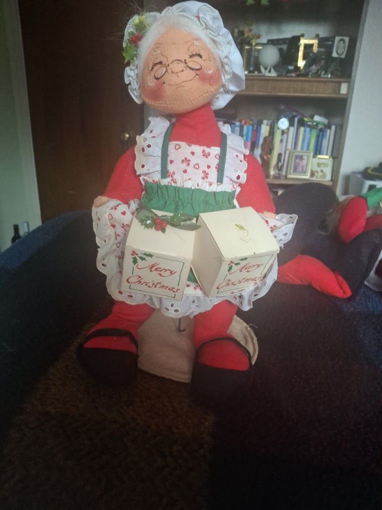 Mrs Clause Figuring