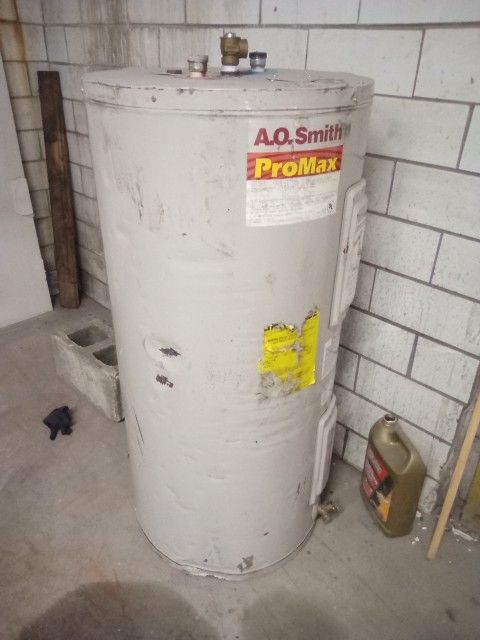 40 Gallon Electric Water Heater 