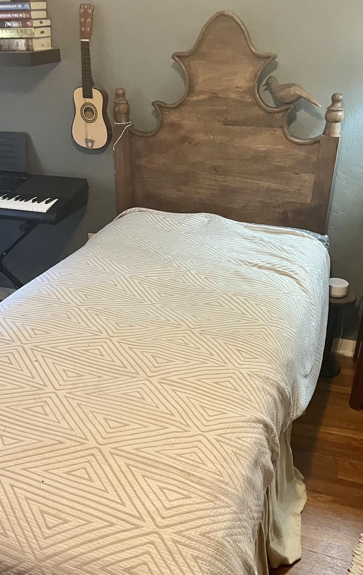 Ballard Designs Claudette Twin Size Headboard With Sealey Twin Size Mattress And Box Spring