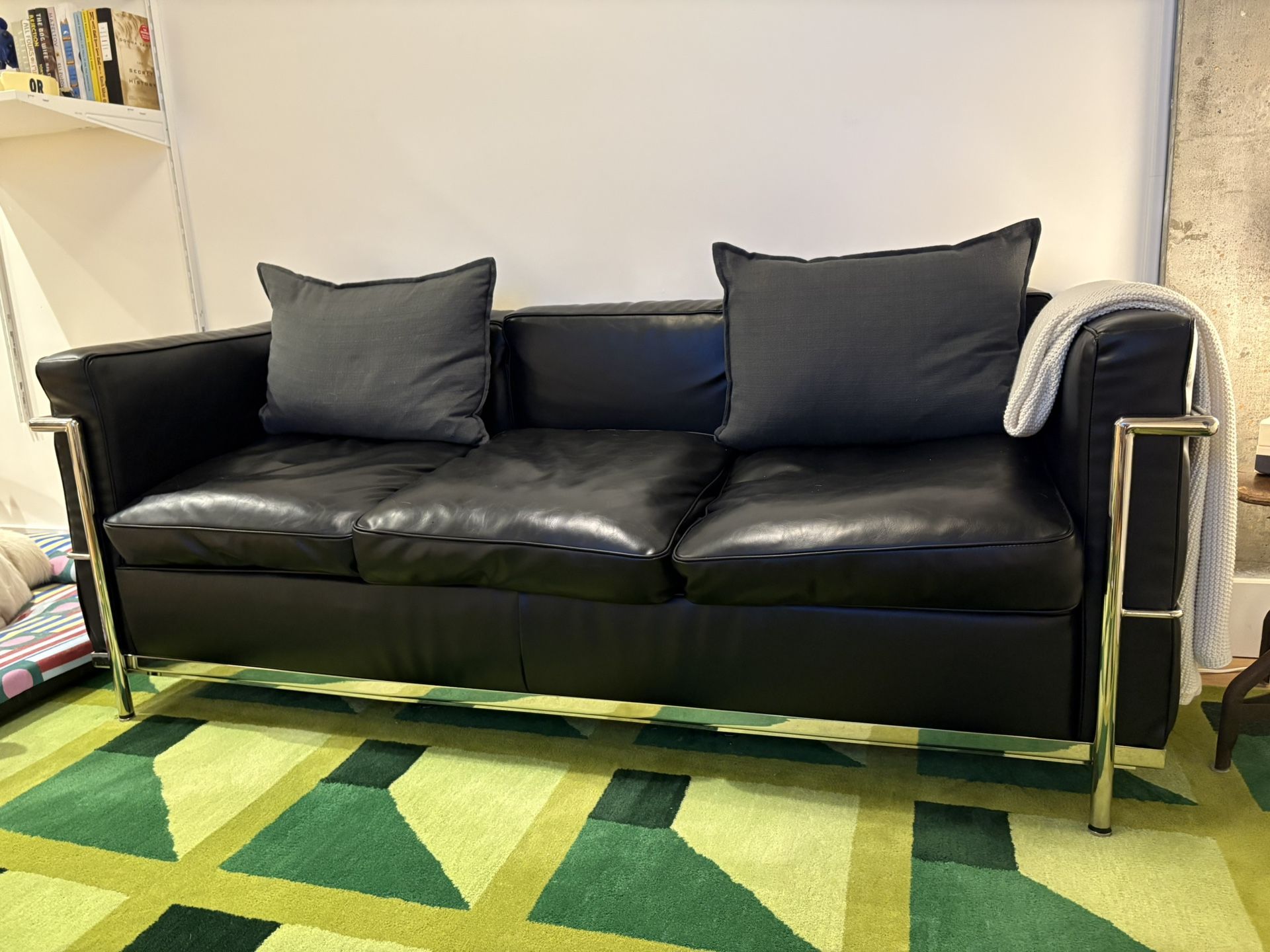 Le Corbusier “Petit Modèle” 3-Seater – Vintage Black Vegan Leather (Like New)