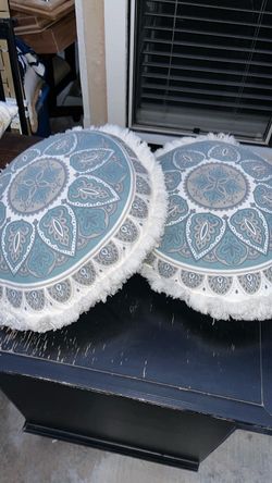 2 pillows