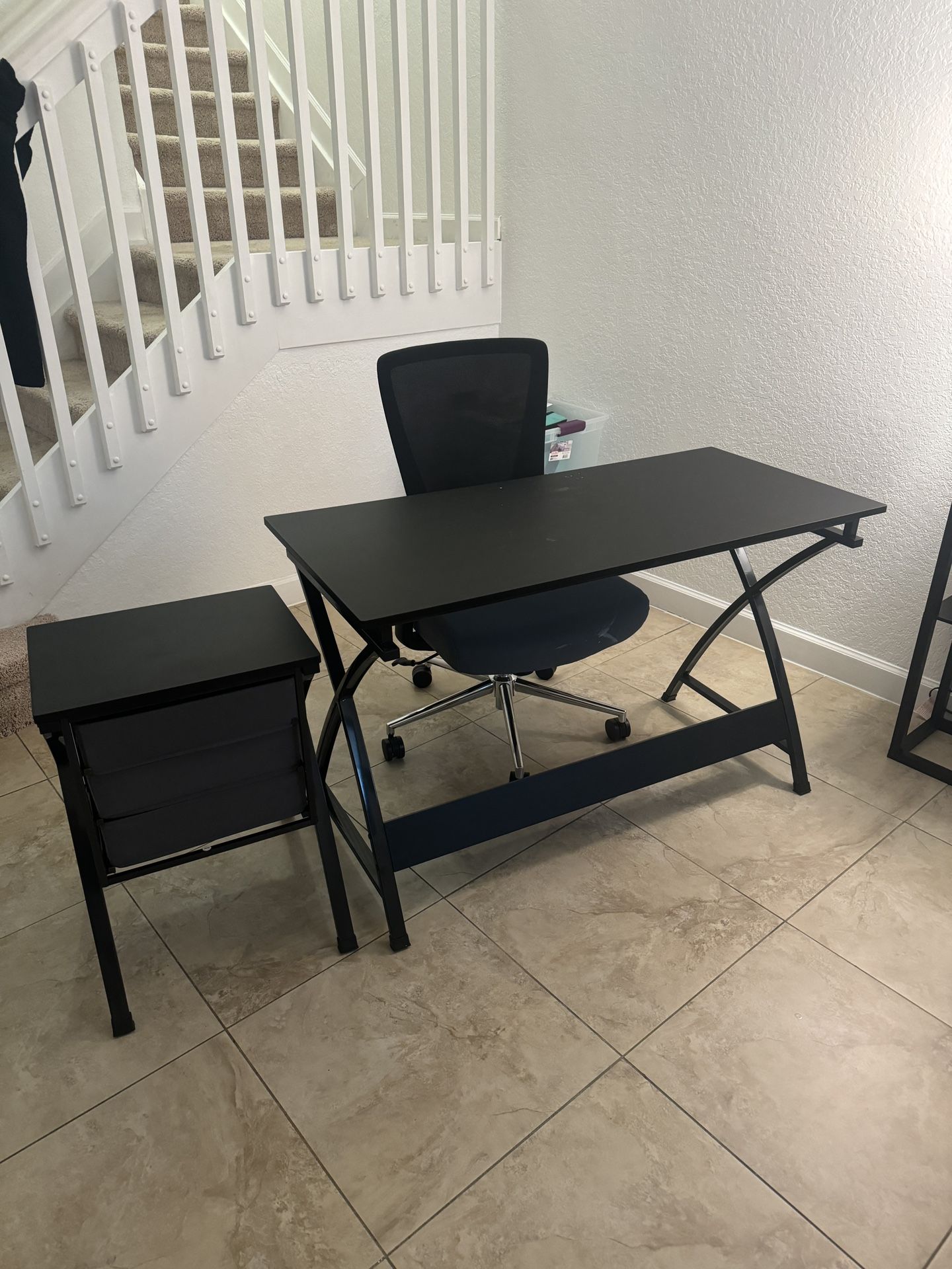 Computer/Office Desk With Chair And Drawers 