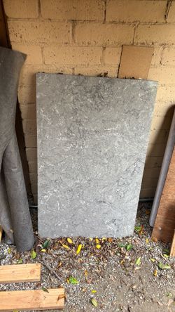 Fantasy Gray Marble Off 41.5”x26”