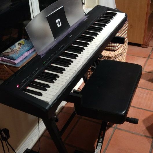 Yamaha P-85 Digital Piano