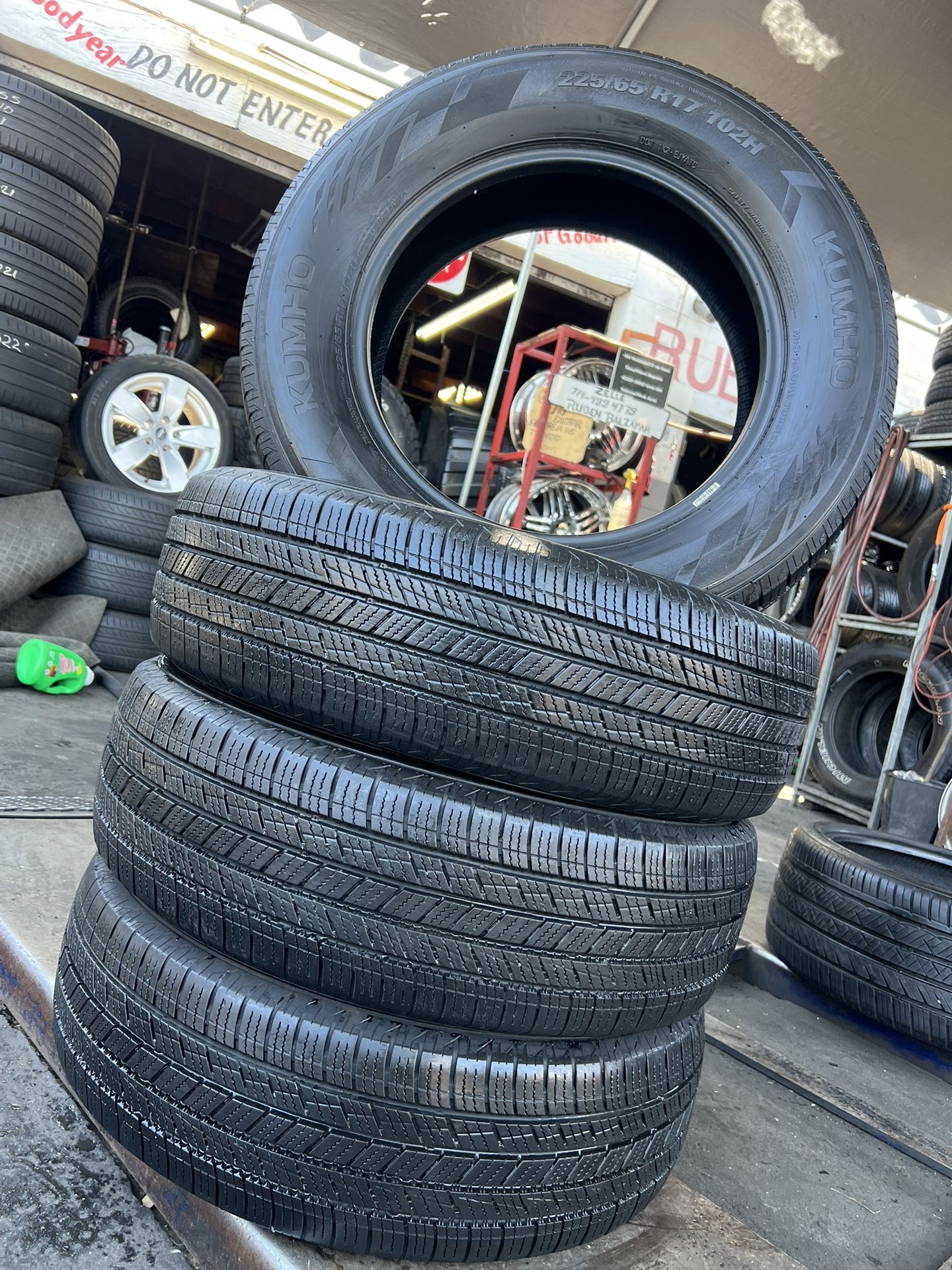 4 Kumho 225/65/17 Installation Included 