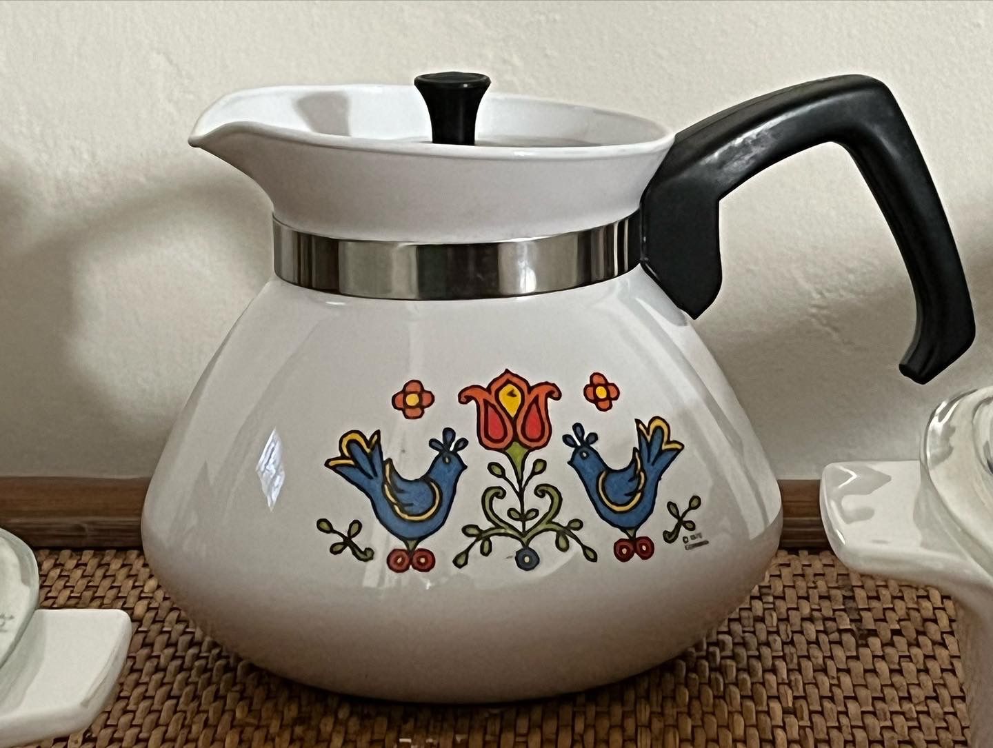 VINTAGE 1975 Corning Ware Coffee/Tea Pot, Country Festival Pattern, 6 Cup 