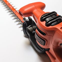Black And Decker 17 In Corded Hedge Trimmer 