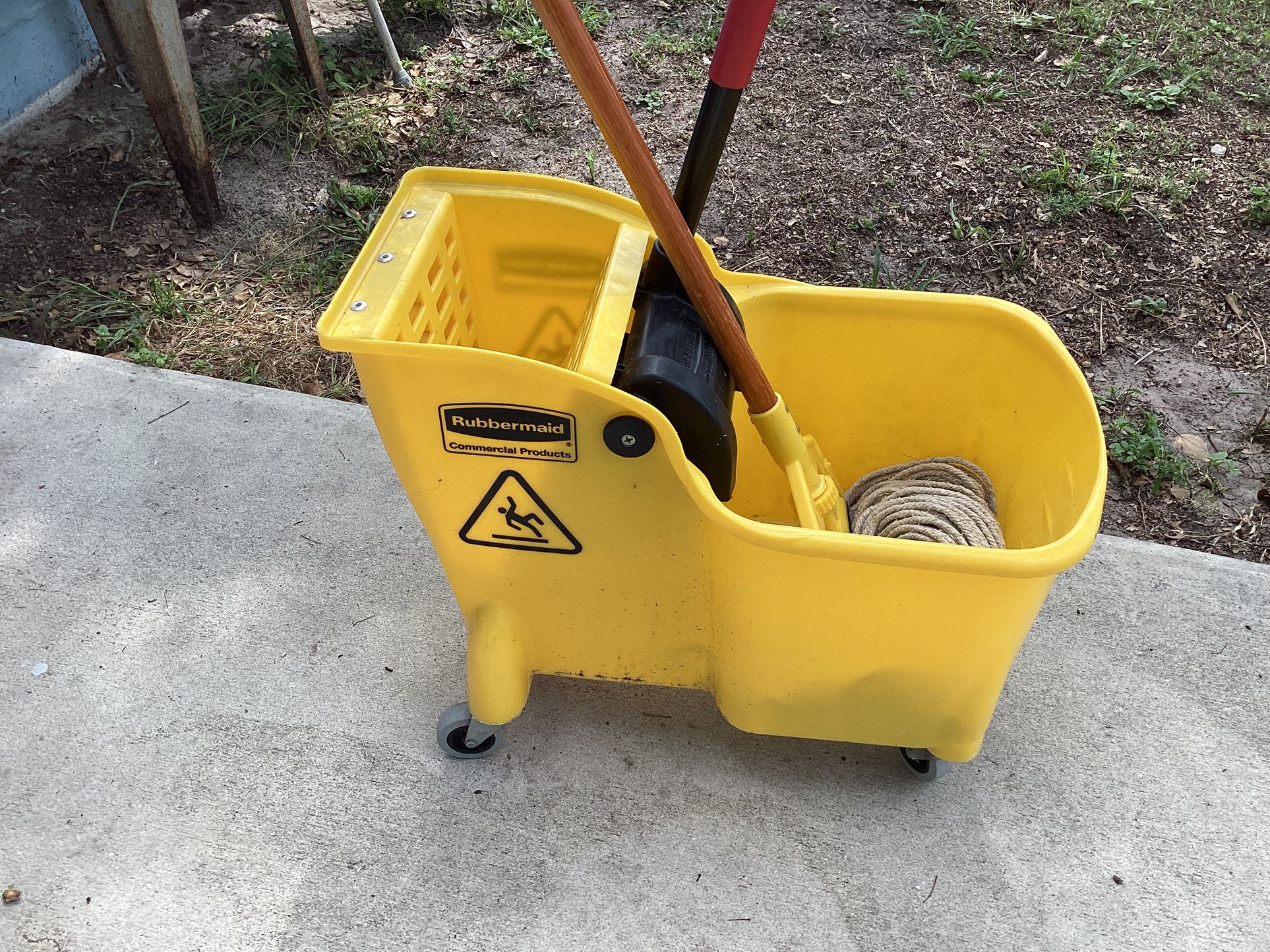 Rubber Maid Mop Bucket On Wheels