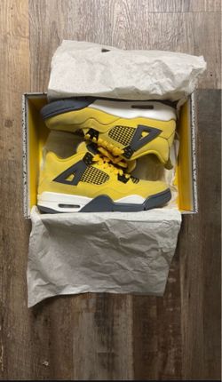 Jordan 4 “Lightning” Grade School 7