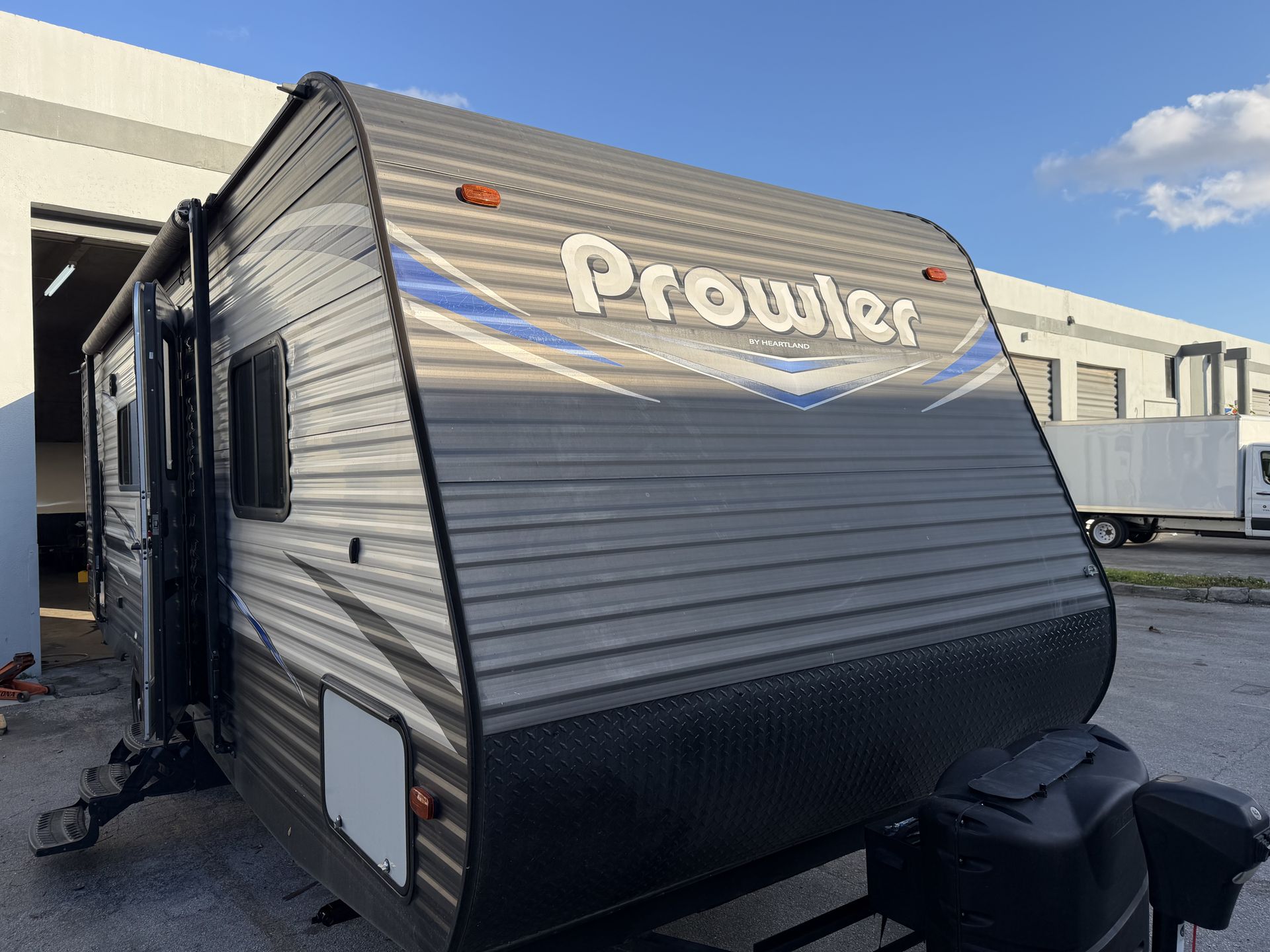 2019 crossroads prowler travel tráiler camper 27’