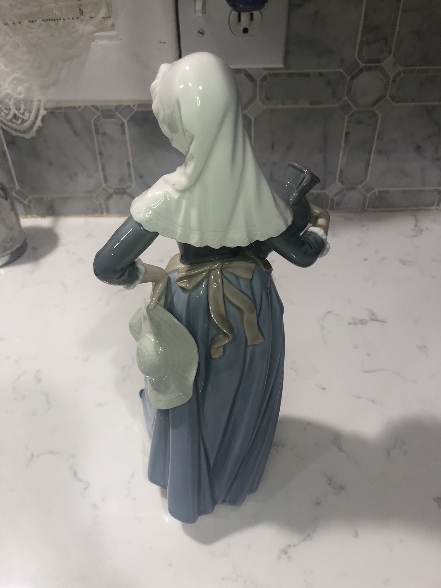 Nao Lladro Porcelain Woman With Water Wine Jug 12”