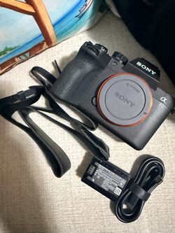 Sony A7V with battery and strap