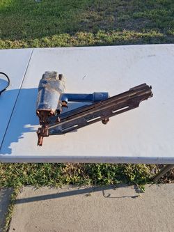 Pneumatic Nailer