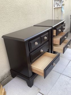 Set of two Nightstands