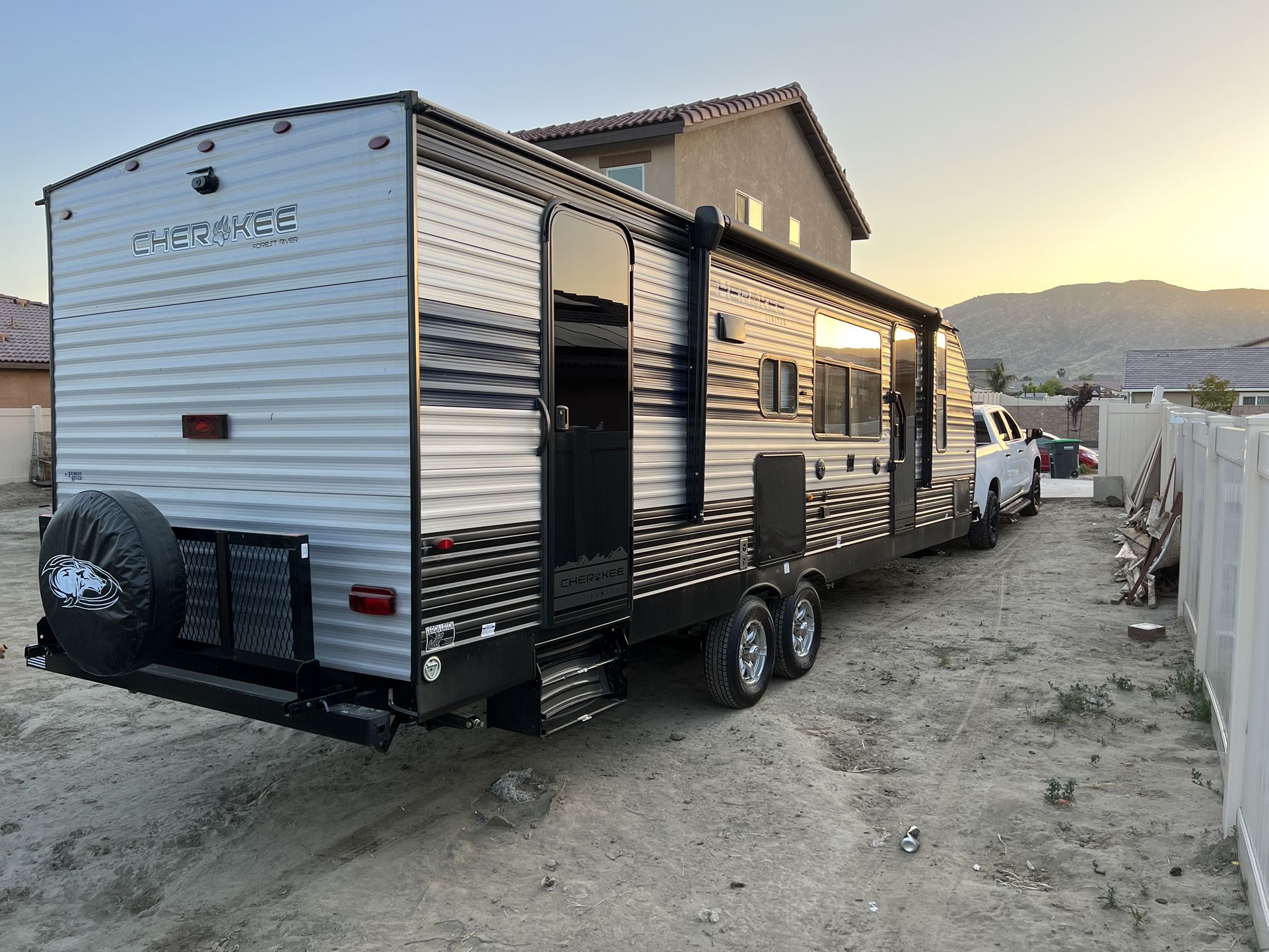 2022 Forest river Cherokee limited 274brb