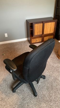 Black office chair Thumbnail
