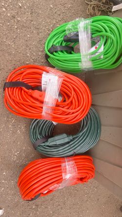 Extensión cord 100 ft 16 Guage.