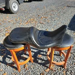 Harley Le Pera Seat