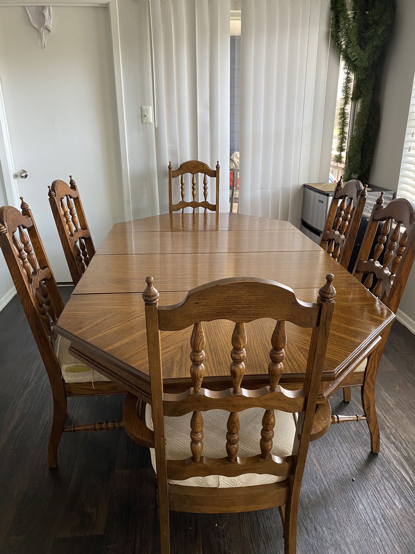 Living Room Table With 6 Chairs And Outside Table With 4 Chairs