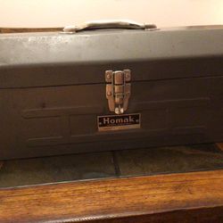 Vintage Homak Hip Top Metal Tool Box Model 819