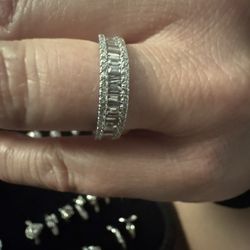 Ladies 14k White gold Baguette diamond Ring