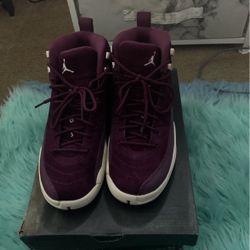 Jordan 12 Size 6Y Grade School