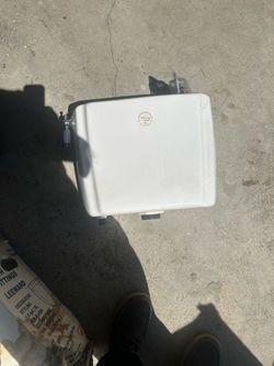TOILET TANK WITH FITTINGS