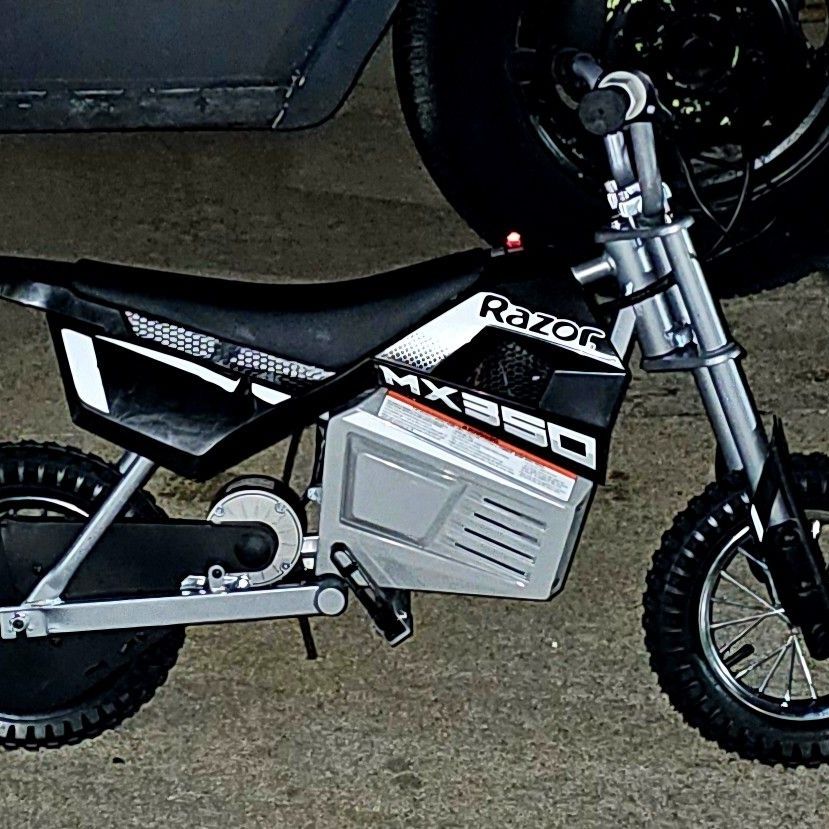 NEW Razor MX350 Dirt Rocket Electric Bike E-BIKE 14.5 MPH