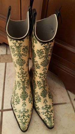 Nomad rubber boots size 6 like new