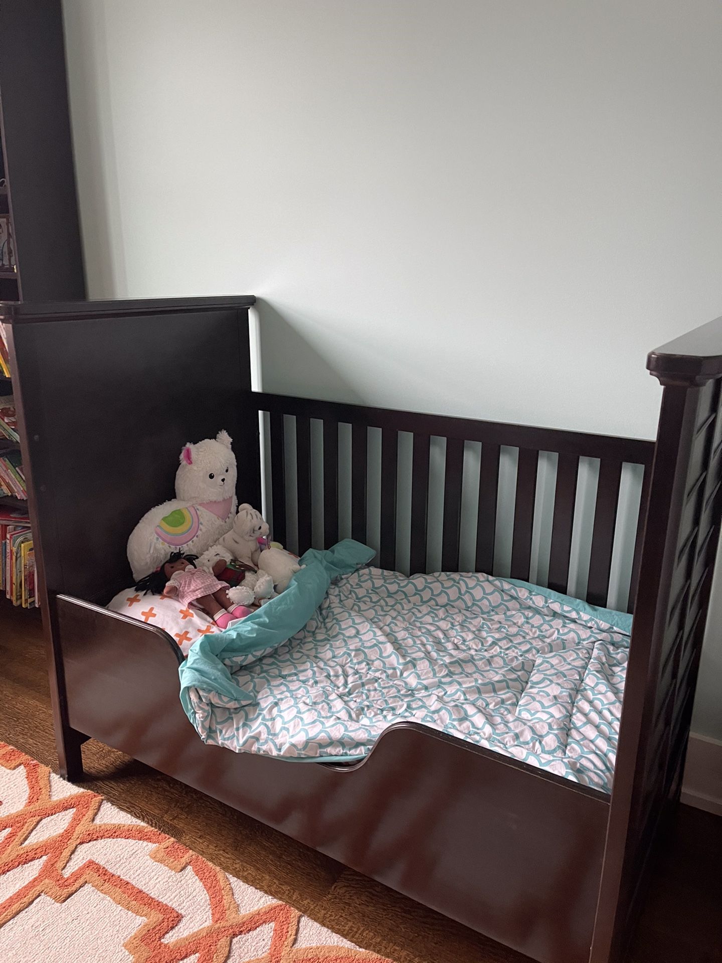 Young America Convertible Crib / Toddler Bed for Sale in Chicago, IL