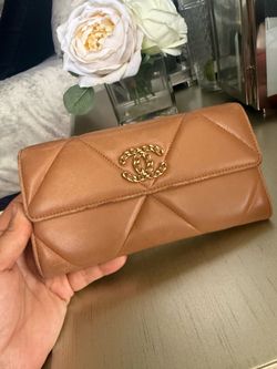 Chanel 19 wallet