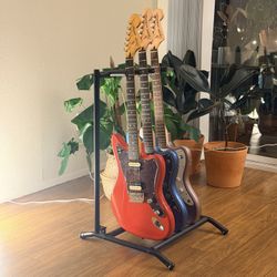 3 Guitars Rack Stand