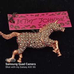 New- BETSEY JOHNSON COPPER GOLD MARCASITE HORSE PIN